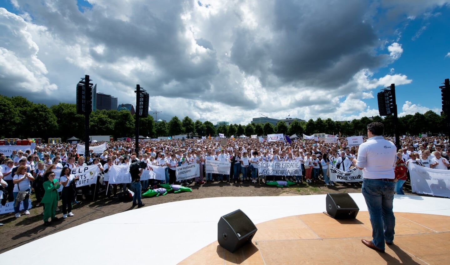 Duizenden huisartsen protesteerden vrijdag op het Malieveld in Den Haag