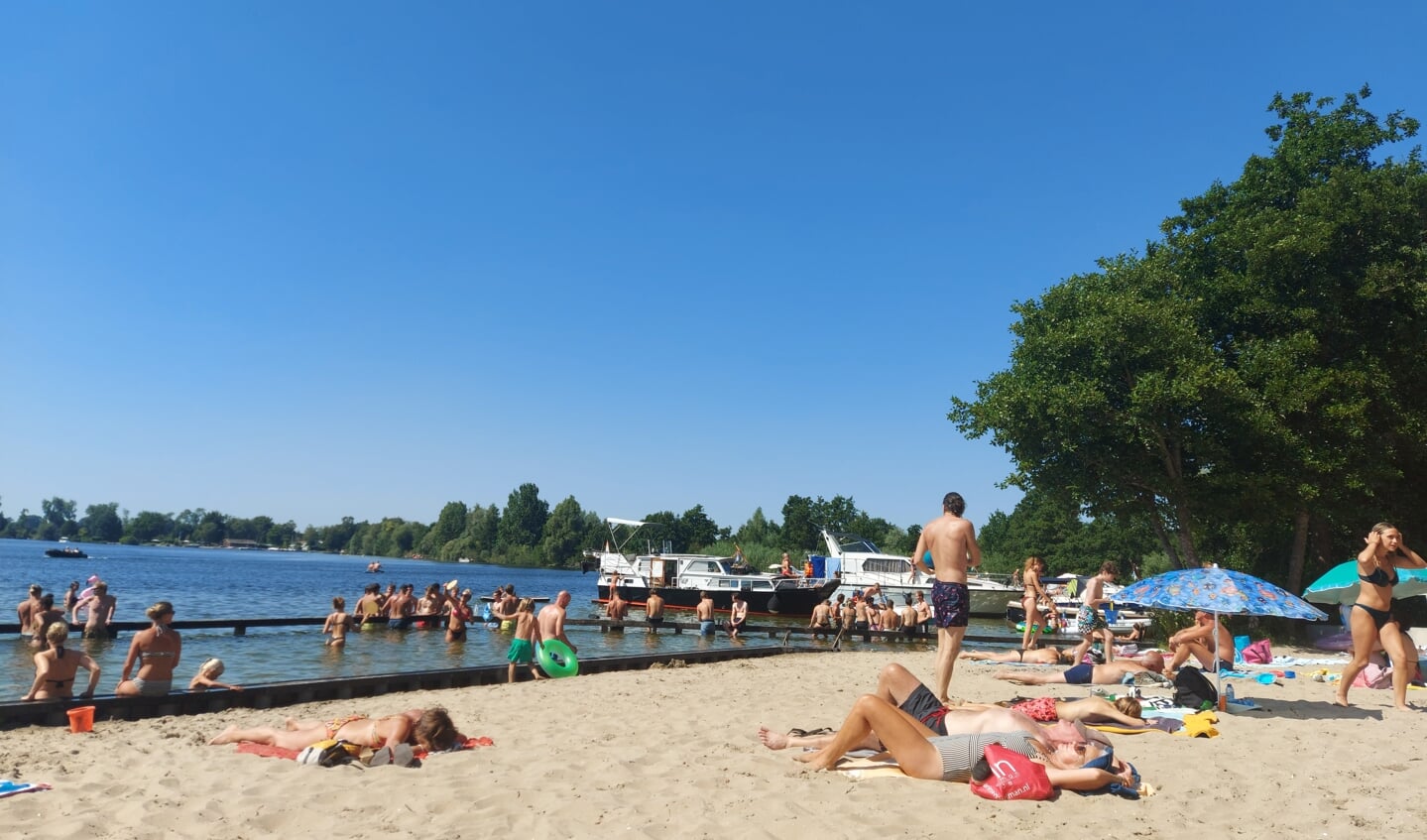 Recreanten zoeken de zon op