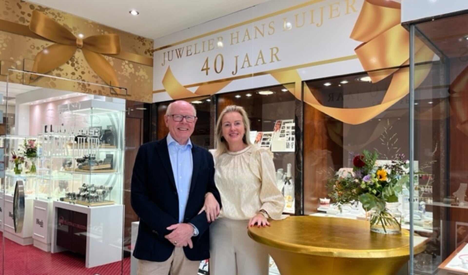 Vader Hans en dochter Daniëlle Luijer vieren 40 jaar bestaan van de juwelierszaak