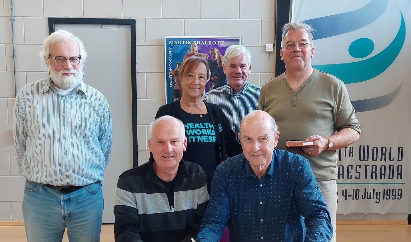 V.l.n.r.: Peter Langereis (penningmeester G&TV KO), André Hollegie (voorzitter G&TV KO), Sylvia Genemans (penningmeester MSV’68), Frank de Wilde (secretaris G&TV KO), Fred Winnubst (voorziter MSV’68) en Guus Kroon (secretaris MSV’68).