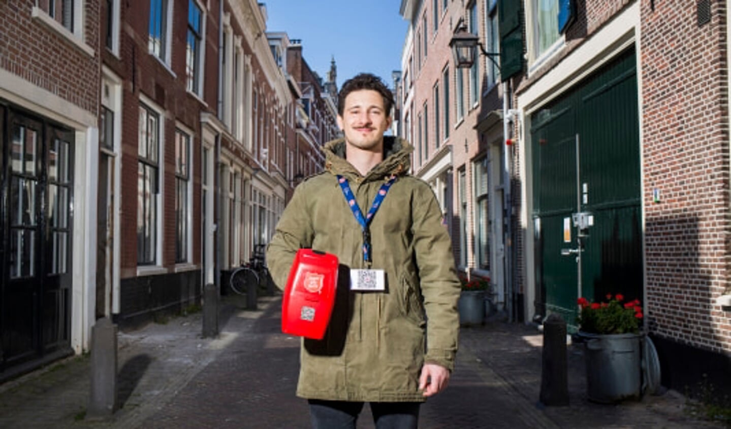 De kenmerkende collectebus van het Leger des Heils.