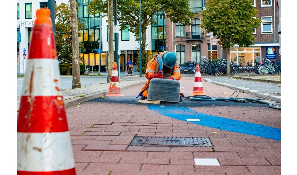 Stukje Bij Beetje: Kronkelende Blauwe Lijnen Op Fietspaden ...