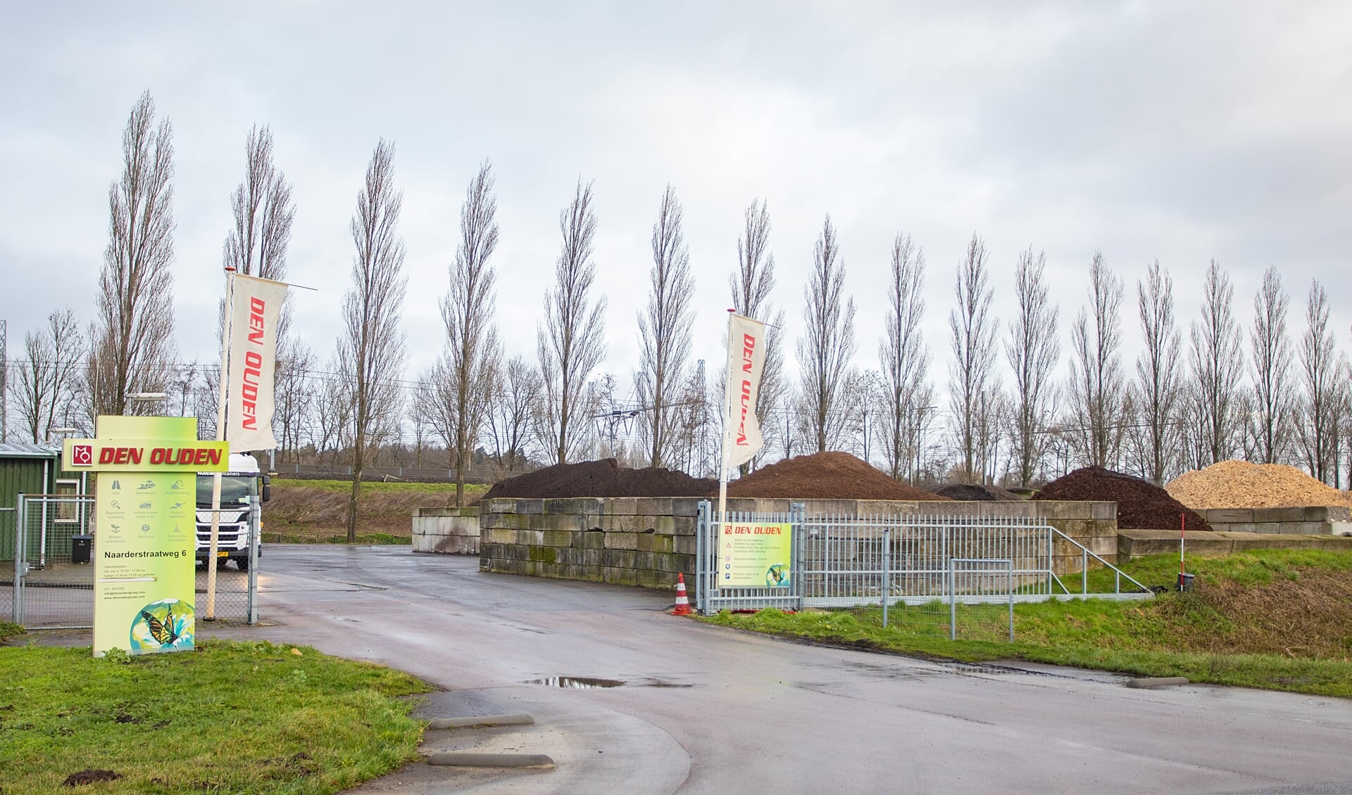 Den Ouden Groenrecycling aan de Naarderstraatweg in Muiderberg.