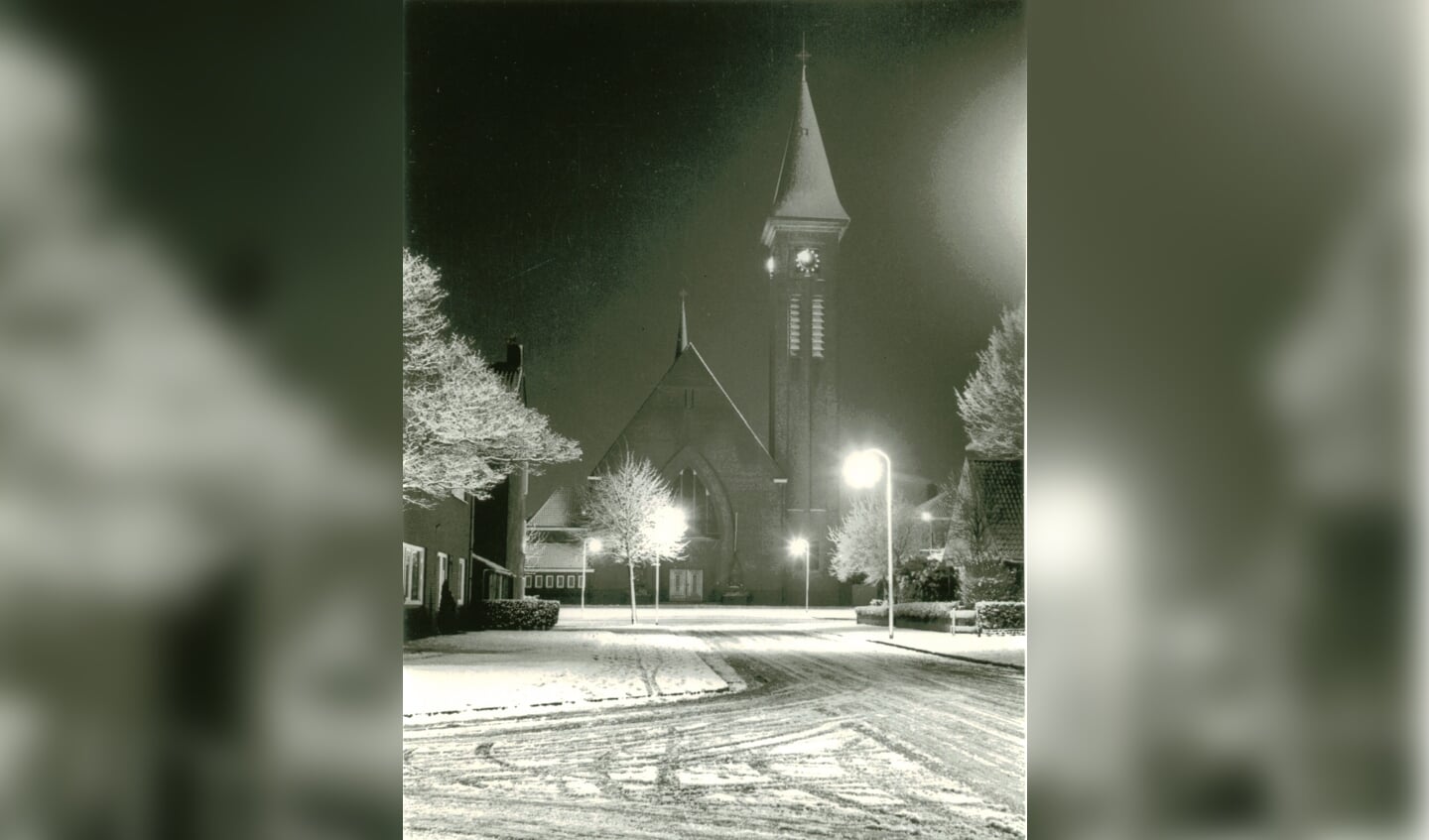 De kerk in later jaren in de winter.