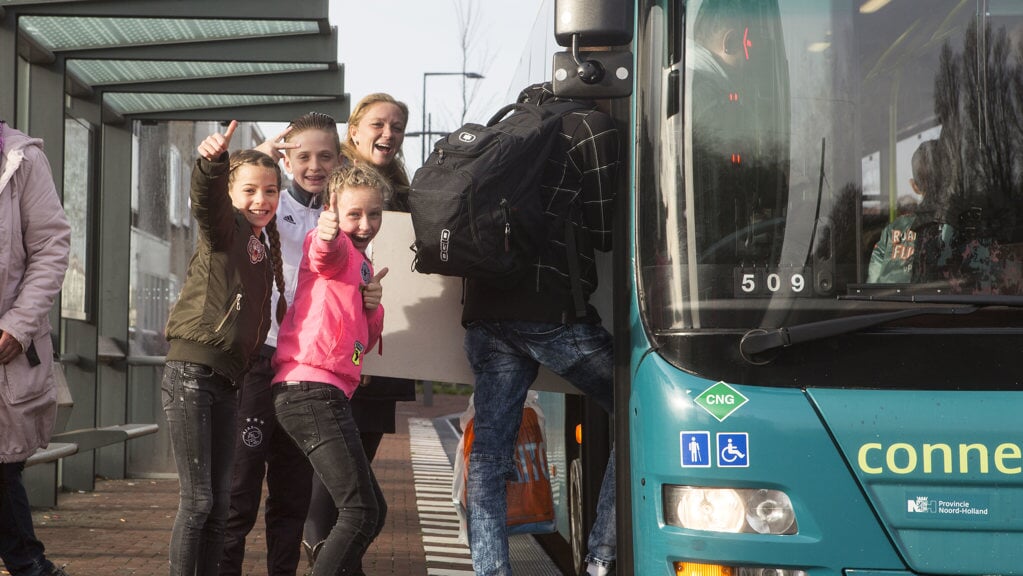 Kinderen tot 12 jaar reizen vanaf 2024 gratis met de bus.