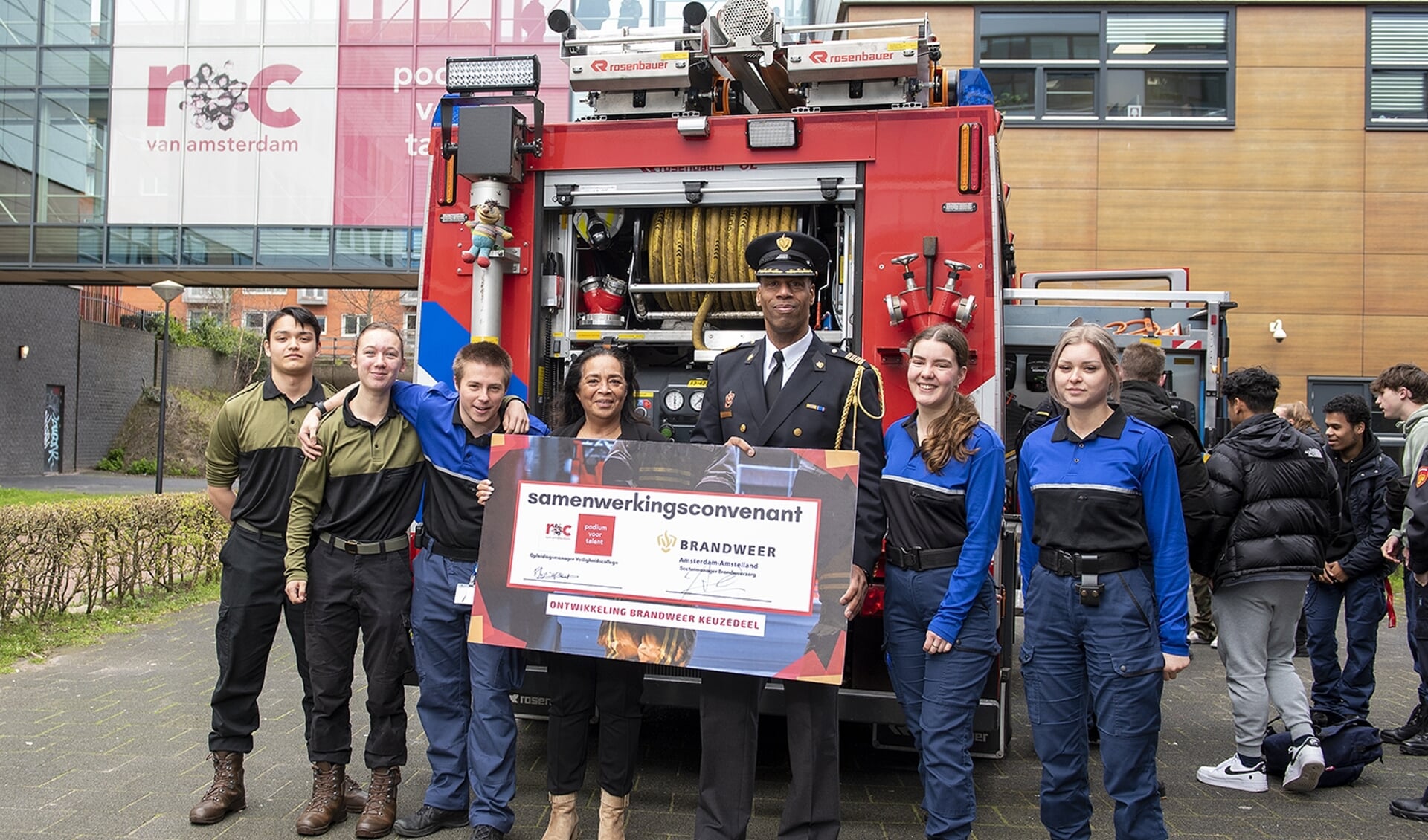 Studenten lopen een half jaar mee met de brandweer Amsterdam-Amstelland