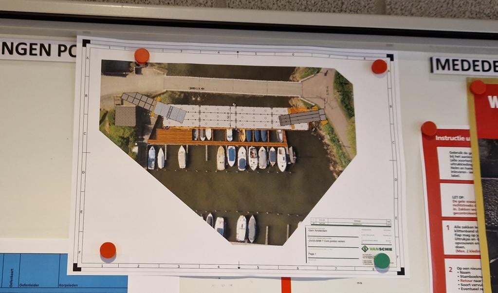 In de brandweerkazerne hangt de ponton al op het prikbord.