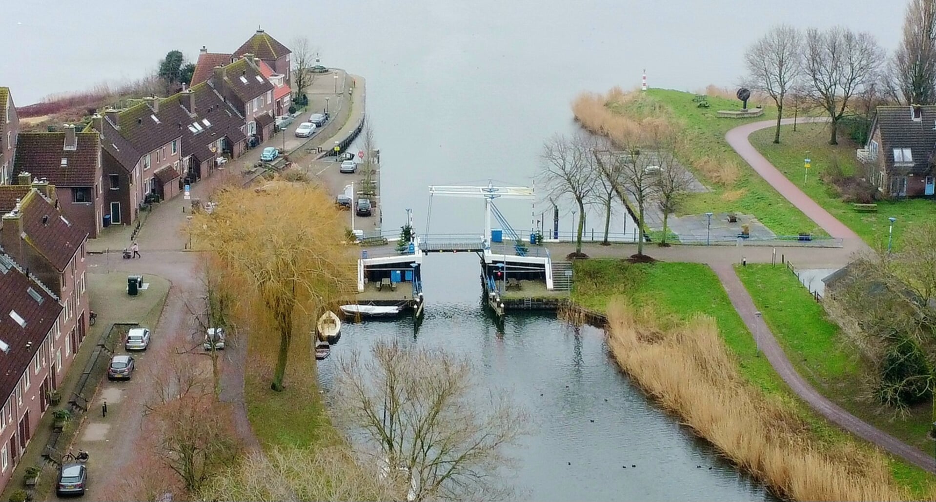 De ophaalbrug van de Aanloophaven.