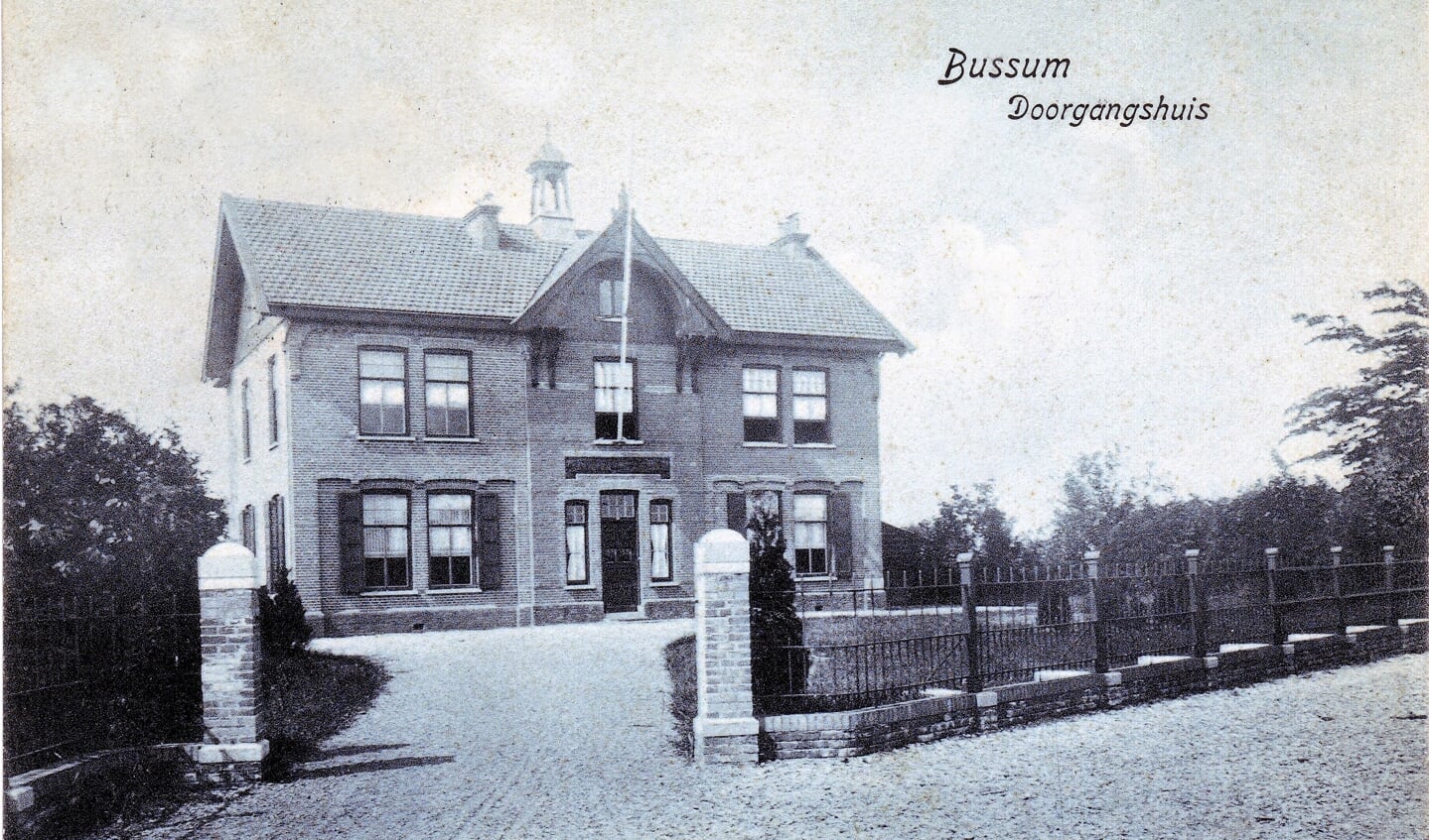 Het Doorgangshuis in 1905.