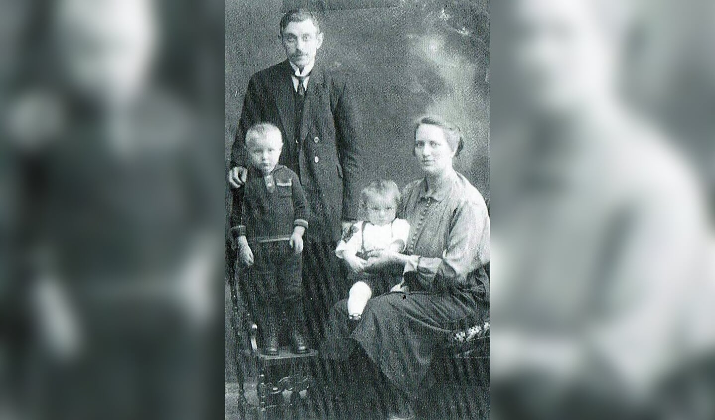 De familie Mol in 1924 (foto uit boek Bep de Boer).