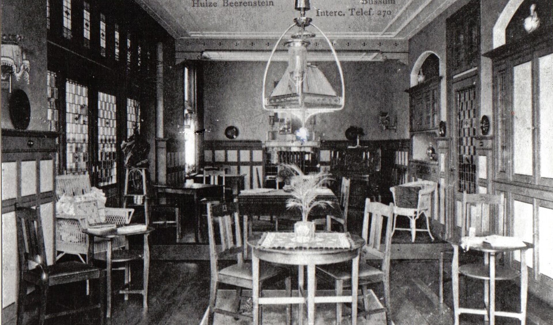 De conversatiezaal omstreeks 1910.
