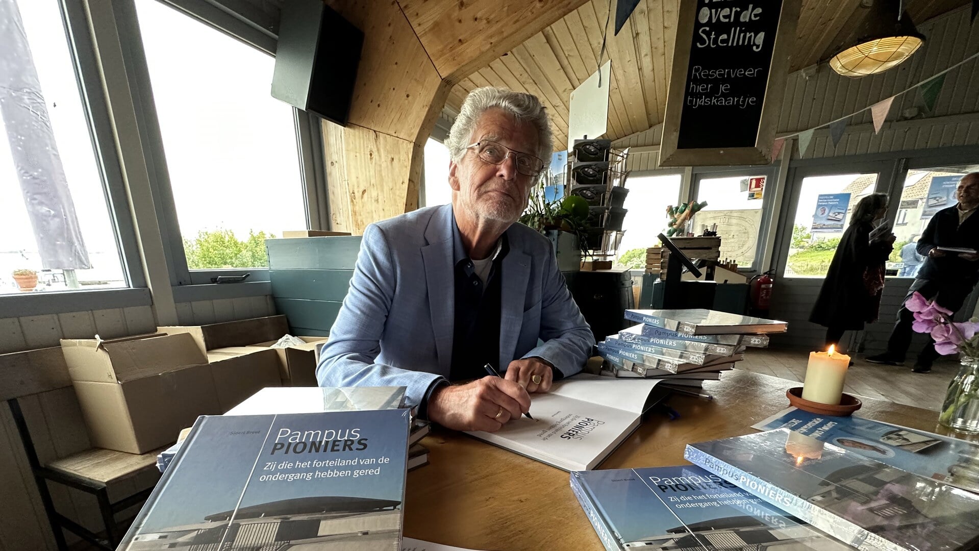Sjoert Brevé schreef 'Pampus Pioniers'.