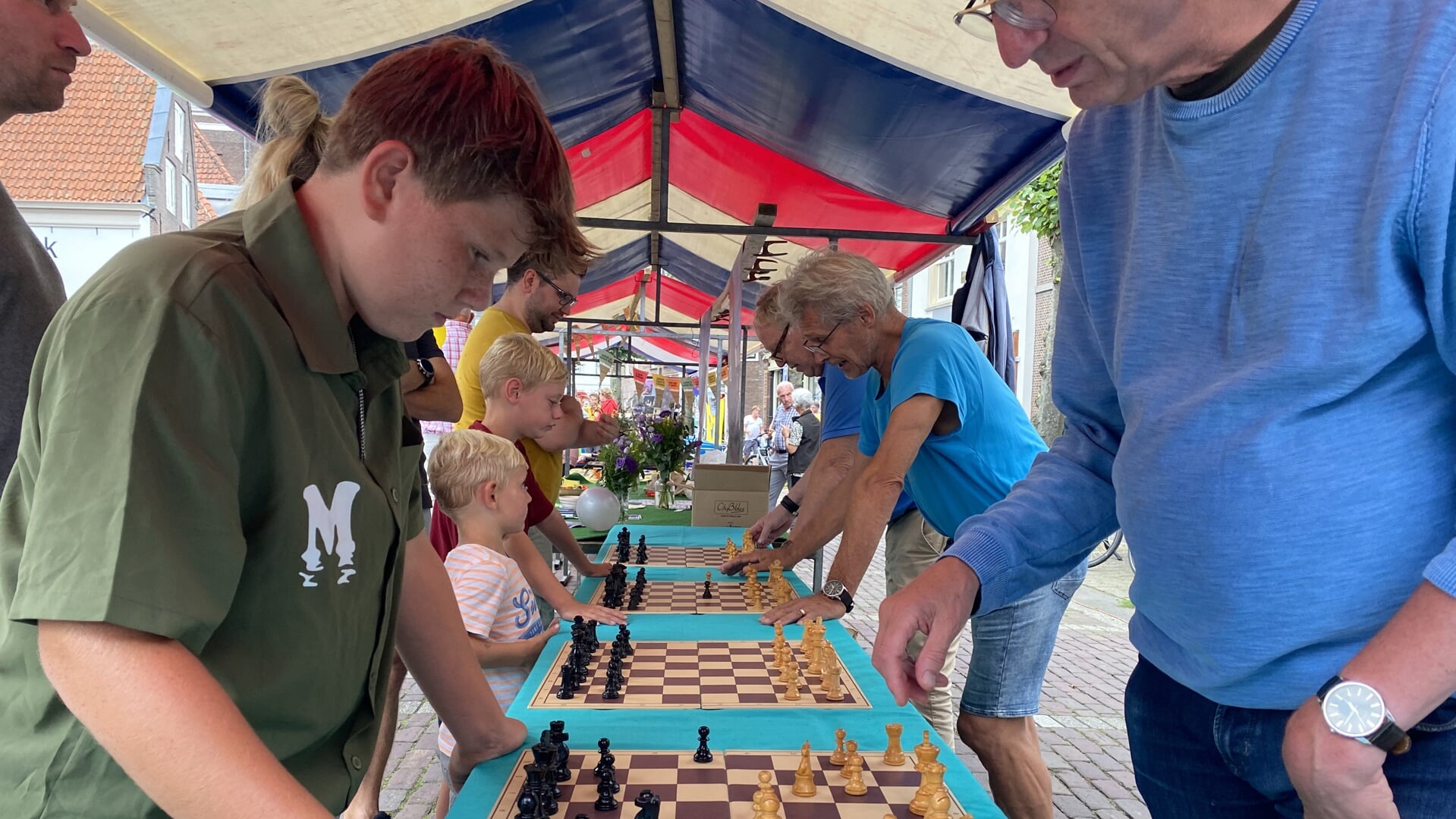 Tijdens de verenigingenmarkt werd er ook schaak gespeeld.
