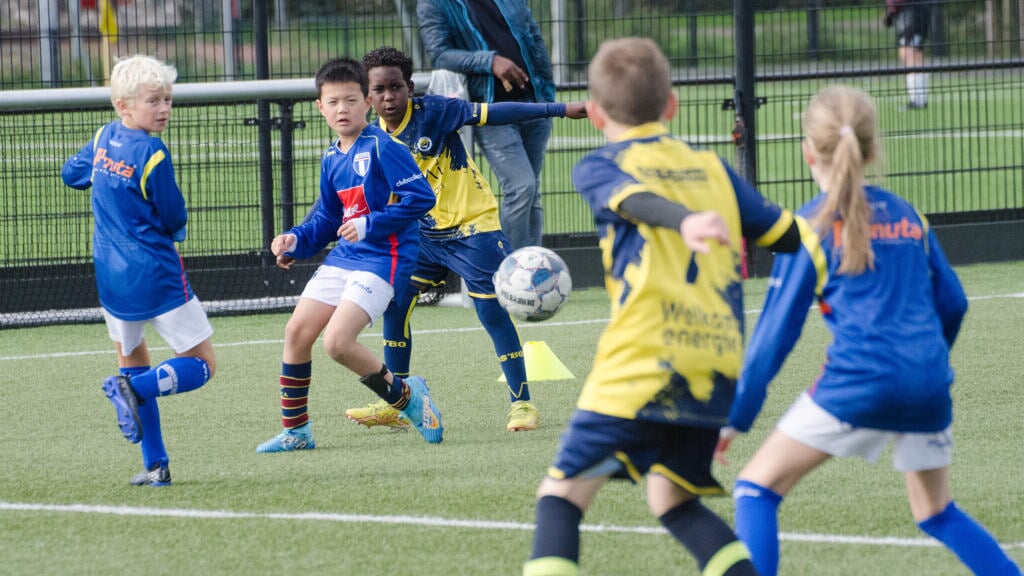 FC Weesp (Ajax Partnerclub) zoekt gedreven vrijwilligers met kennis en passie voor voetbal om trainingen te geven aan de jeugd.