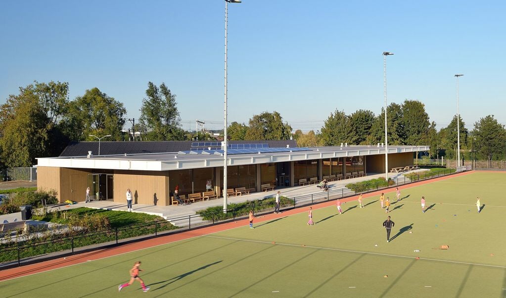 MHC Weesp is een echte familieclub, waar gezelligheid en sportieve ambities centraal staan
