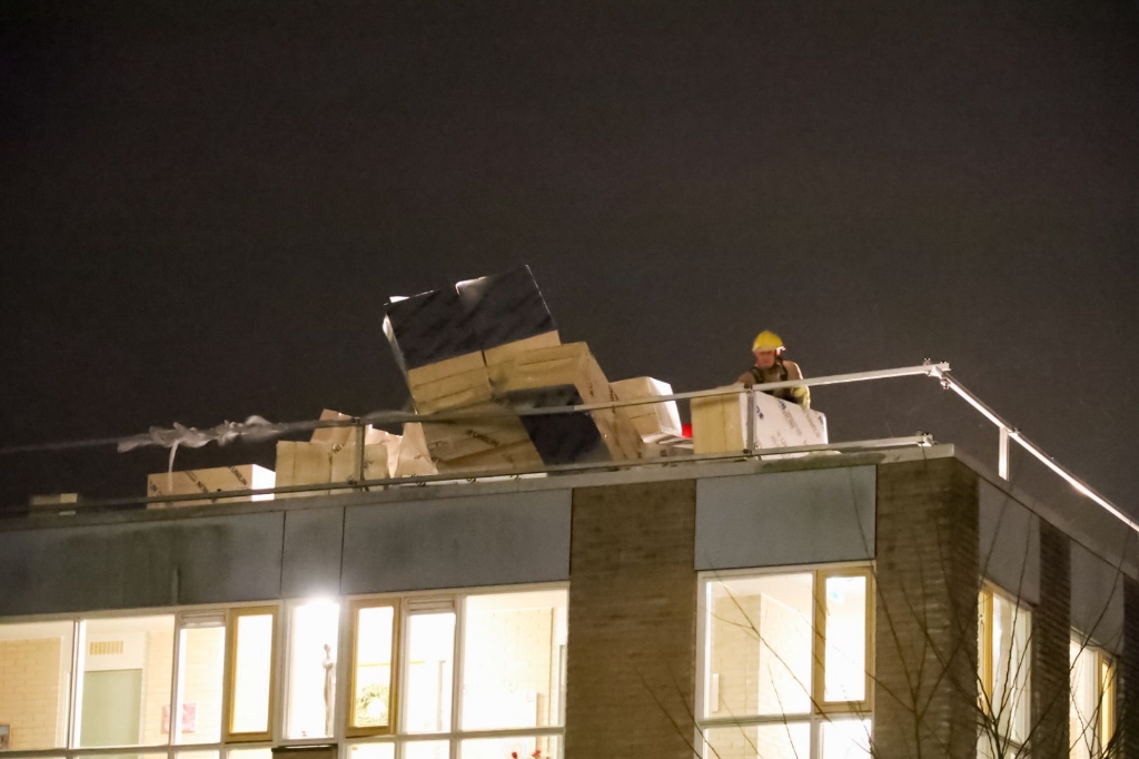 Van omgevallen bomen tot afgevallen schoorsteen: storm Henk houdt Gooise brandweer bezig