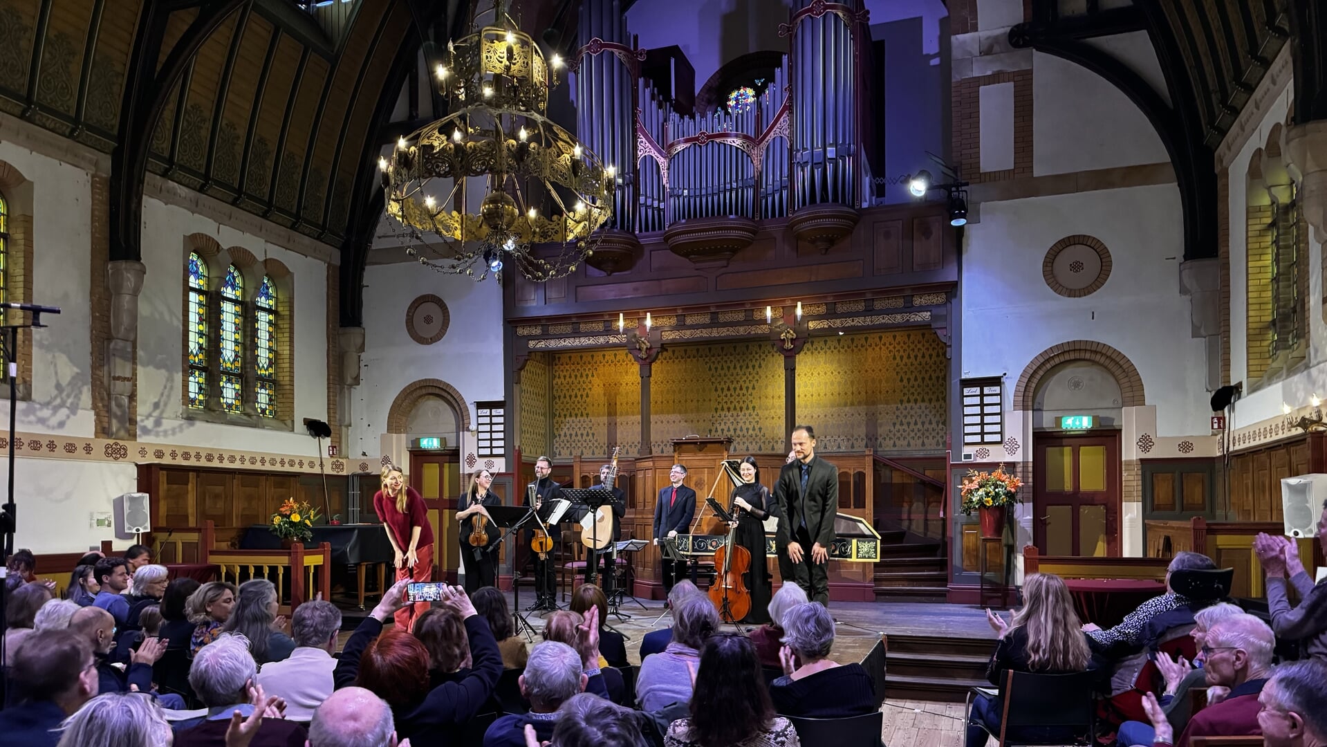 Een volle Van Houtenkerk genoot van heerlijke barokmuziek.