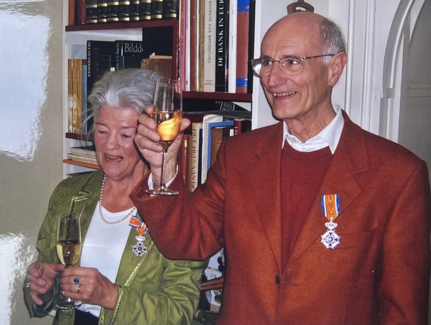 Het echtpaar werd in 2006 koninklijk onderscheiden.