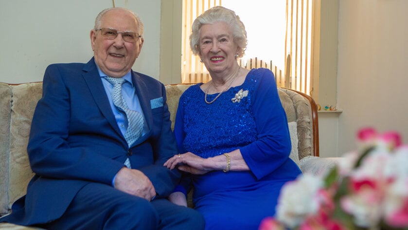 Hendrik en Jopie Grondman-de Jong uit Naarden zijn 65 jaar getrouwd.