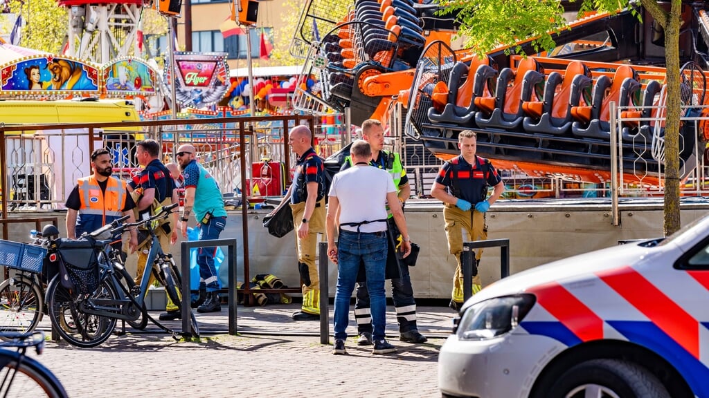 Meisje (14) zwaargewond na val uit attractie op kermis Hilversum - Al het nieuws uit Hilversum