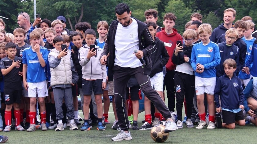 De wereldberoemde Touzani toont zijn Tiki Taka-kunsten bij BFC.