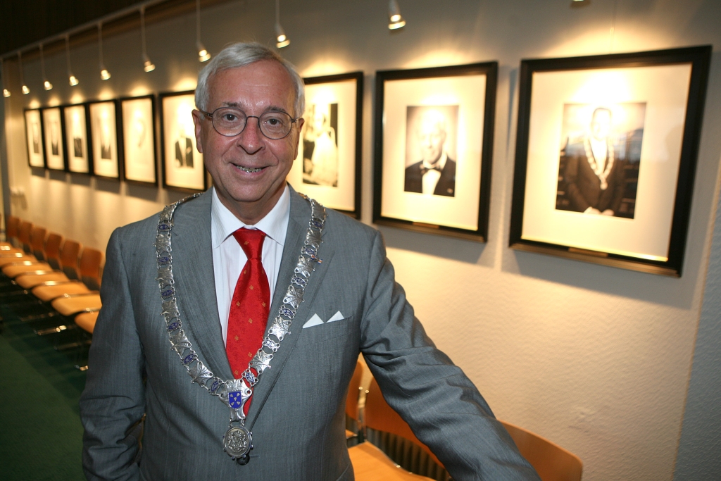 Henk Heijman is niet langer burgemeester van Bussum.