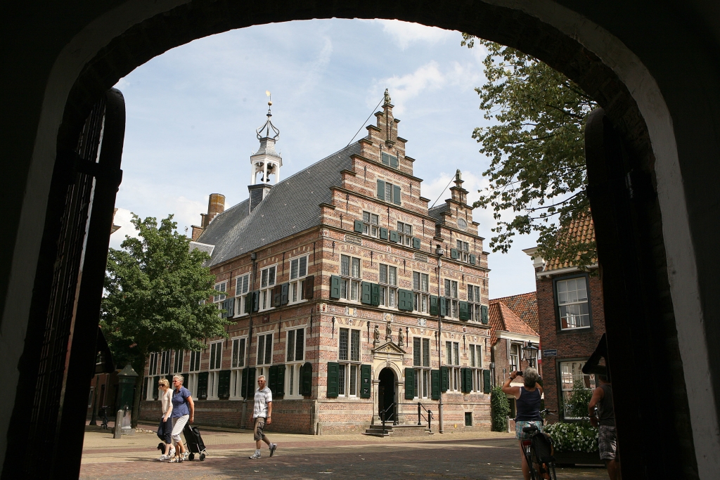 Het stadhuis van Naarden.