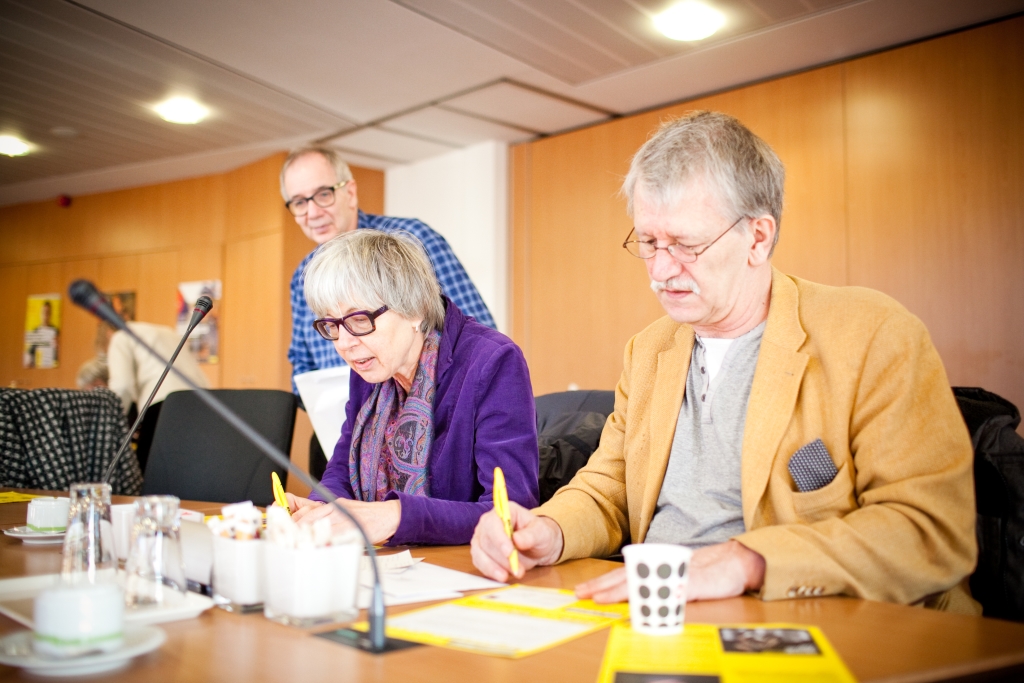 Raadslid Nico Portegijs en Margot Taal uit Diemen schreven mee voor Amnesty.