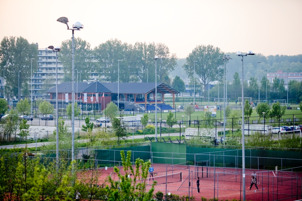 Het sportpark van FC Weesp wordt rookvrij.