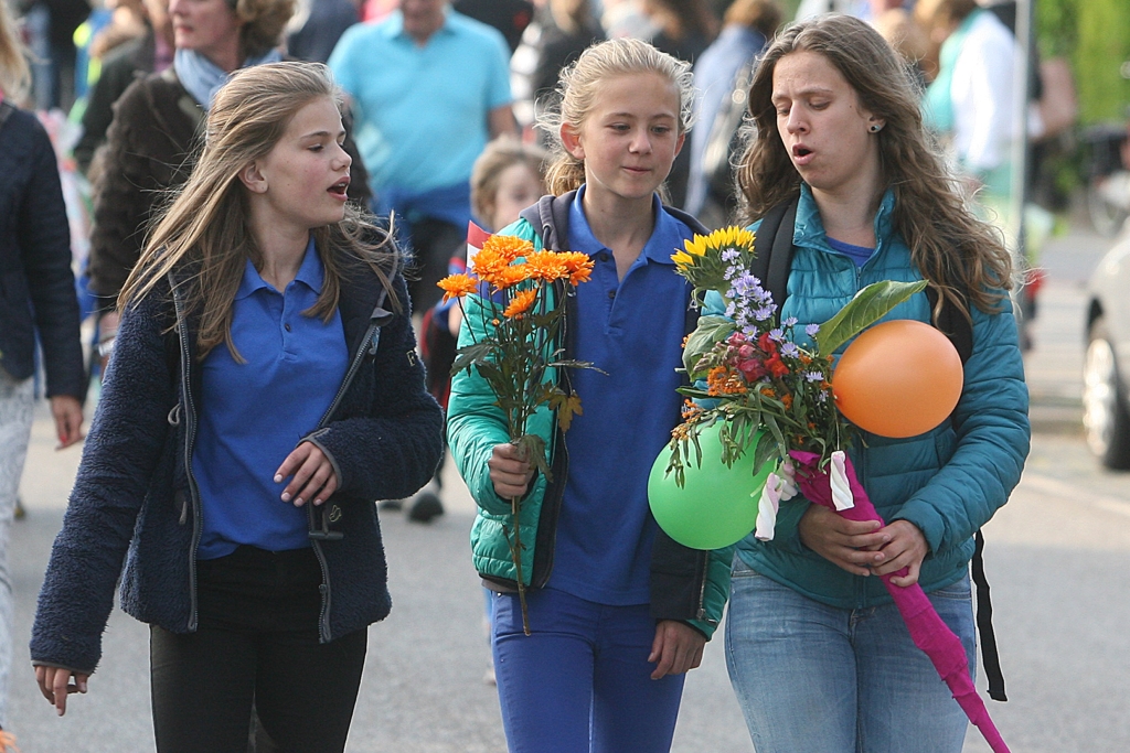 Bloemen en ballonnen voor deelnemers.