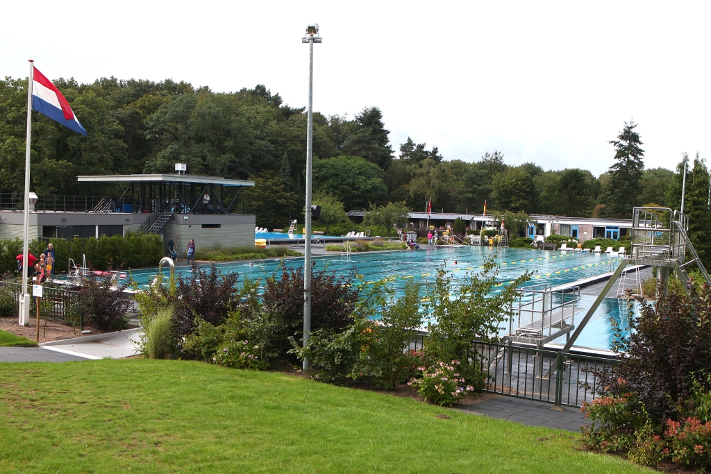 Zwembad Sijsjesberg werd in 2010 gerenoveerd en kan weer tientallen jaren mee.
