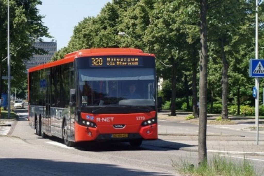 Met name de betrouwbare en frequente R-Netlijn 320 (Hilversum-Amsterdam) trok in 2019 meer reizigers dan in 2018.