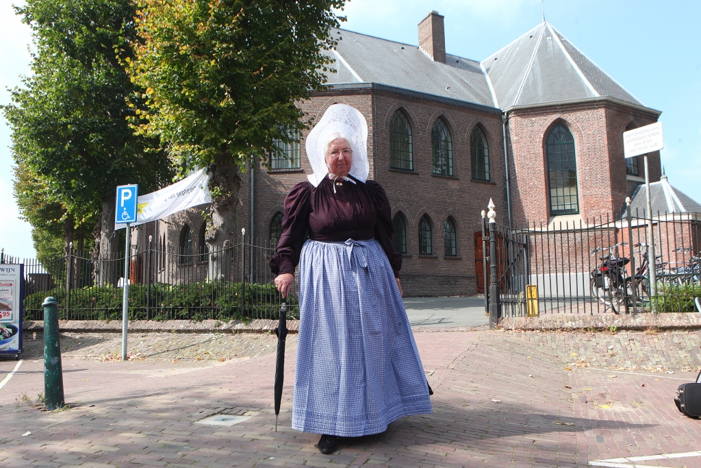 De Oude Kerk was open op Open Monumentendag en de klederdrachtgroep was present.