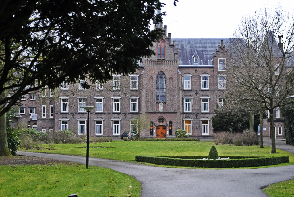 Het klooster in het centrum van Bussum.