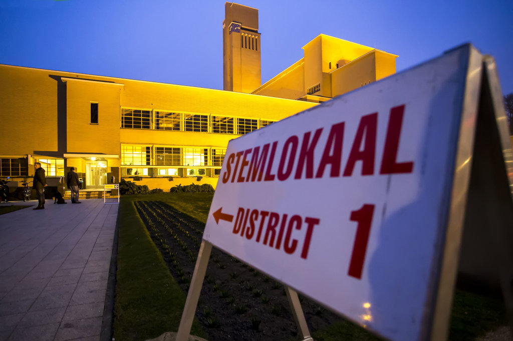 stemmen gemeentehuis Hilversum 