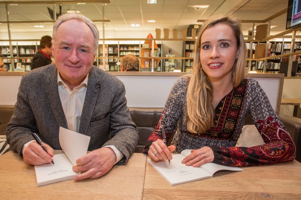 Dinsdag hielden Robert Grijsen en Mieke van Zonneveld in Voorhoeve een signeersessie.