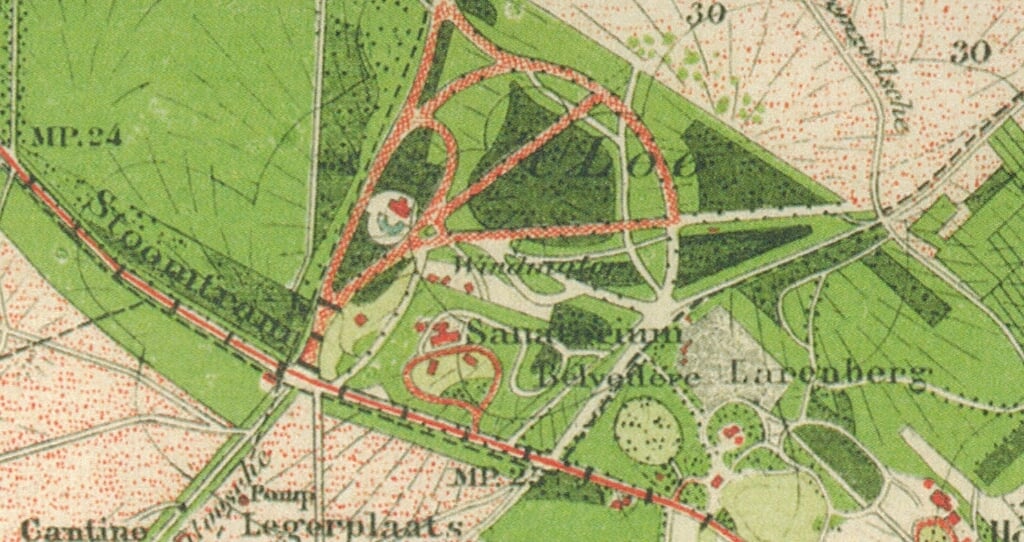 Deel van de topografische kaart van het sanatorium en omgeving. Naast de Amersfoortsestraatweg liep het spoor van de Gooise stoomtram tussen Naarden en Laren.