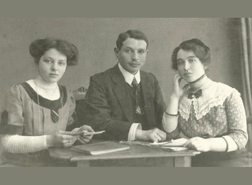 Emma, Adolf en Rosalie Menko.