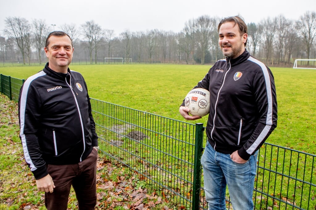 Trainers Richard Tit (links) en Sebastian Schildt willen dat AH'78 straks een stabiele 2e klasseclub is.