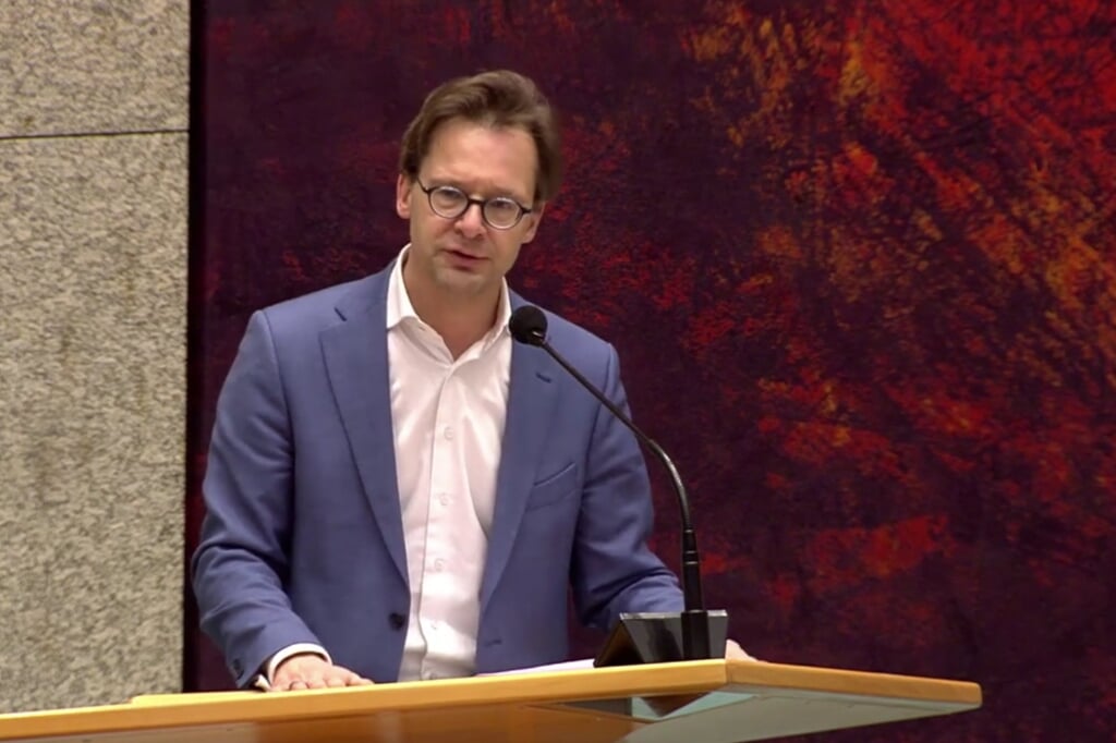 Tweede Kamerlid Van Raak uitte zorgen over de toekomstige bestuurscommissie van Weesp. 