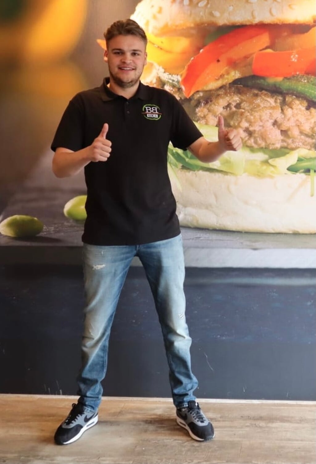 Calvin Schut, de nieuwe eigenaar van Cafetaria Big Bread Kitchen Naarden