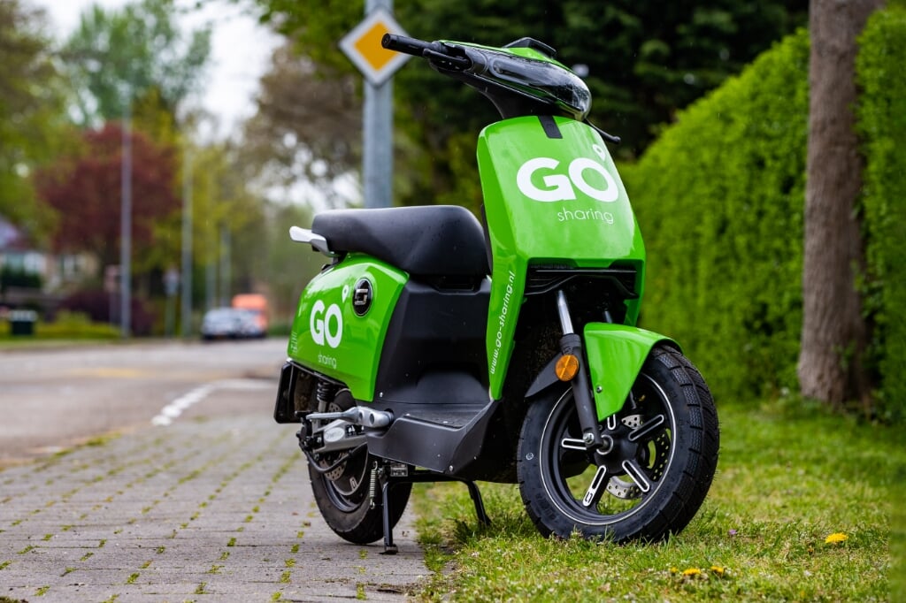 Over het parkeren van de groene scooter is al veel gezegd. 