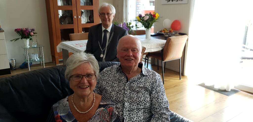 Janny en Aart Landwaart (beiden 83) waren op 1 juni zestig jaar getrouwd.