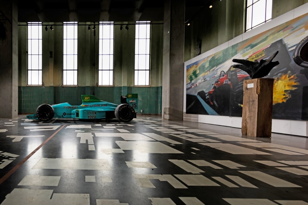 De kunstwerken zijn geïnspireerd door Formule 1.