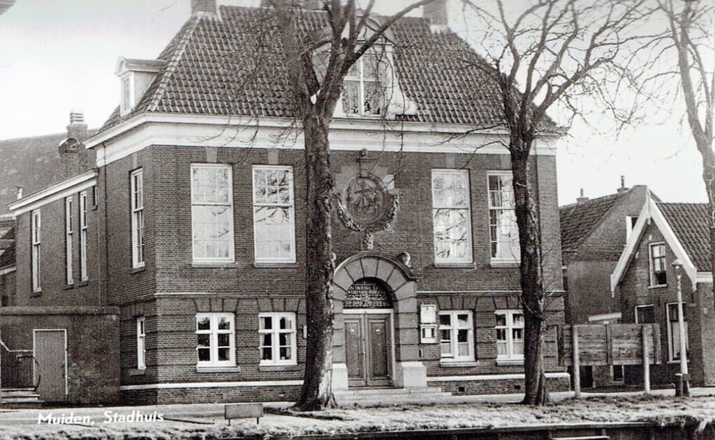 Het stadhuis van 1915.
