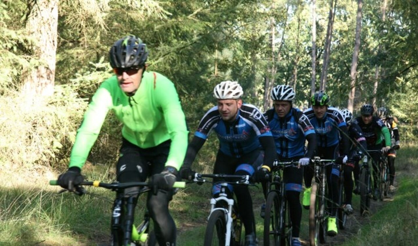 Beeld van de MTB-tocht in 2018. Ook dit jaar belooft het mooi maar ook zwaar te worden.