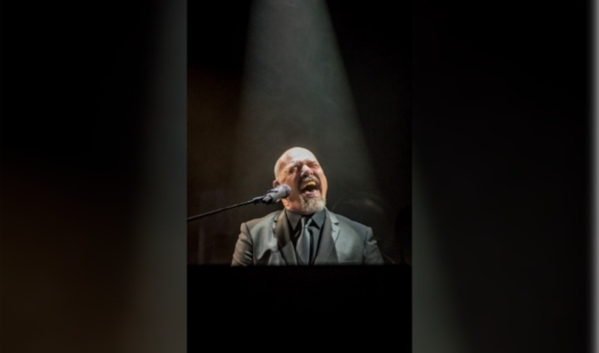Alexander Broussard in The Billy Joel Experience, zaterdag  6 maart in De Hofnar. 