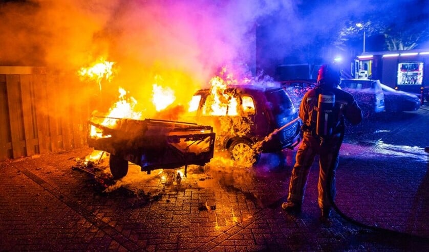 In 2021 werd er iets meer dan 4750 keer alarm geslagen voor een autobrand, een daling van meer dan 13 procent ten opzichte van 2020. (Archieffoto: Bram van Oosterhout)