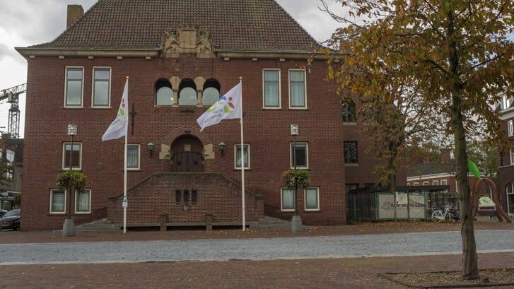 Stockfoto van het gemeentehuis aan de Markt-zijde. (Foto: Hein van Bakel)