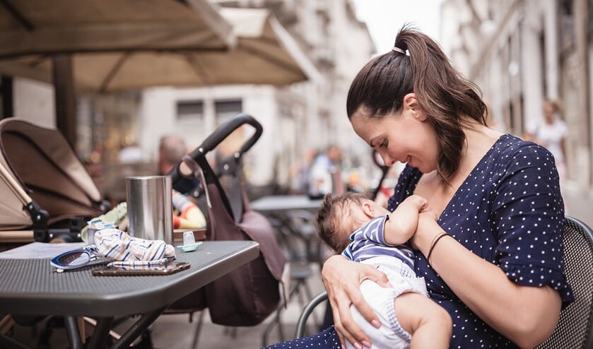 <p>Het speciale beeldmerk maakt duidelijk dat vrouwen hier hun kind kunnen voeden. (Foto: Milos Jokic)</p>